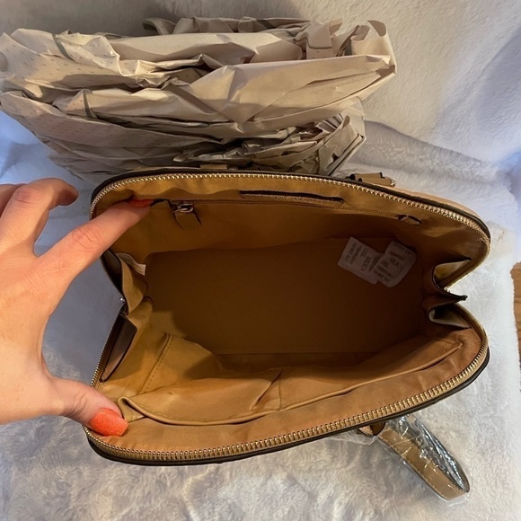 Nwt Ellen Tracy purse 👜 color tan - Picture 5 of 11